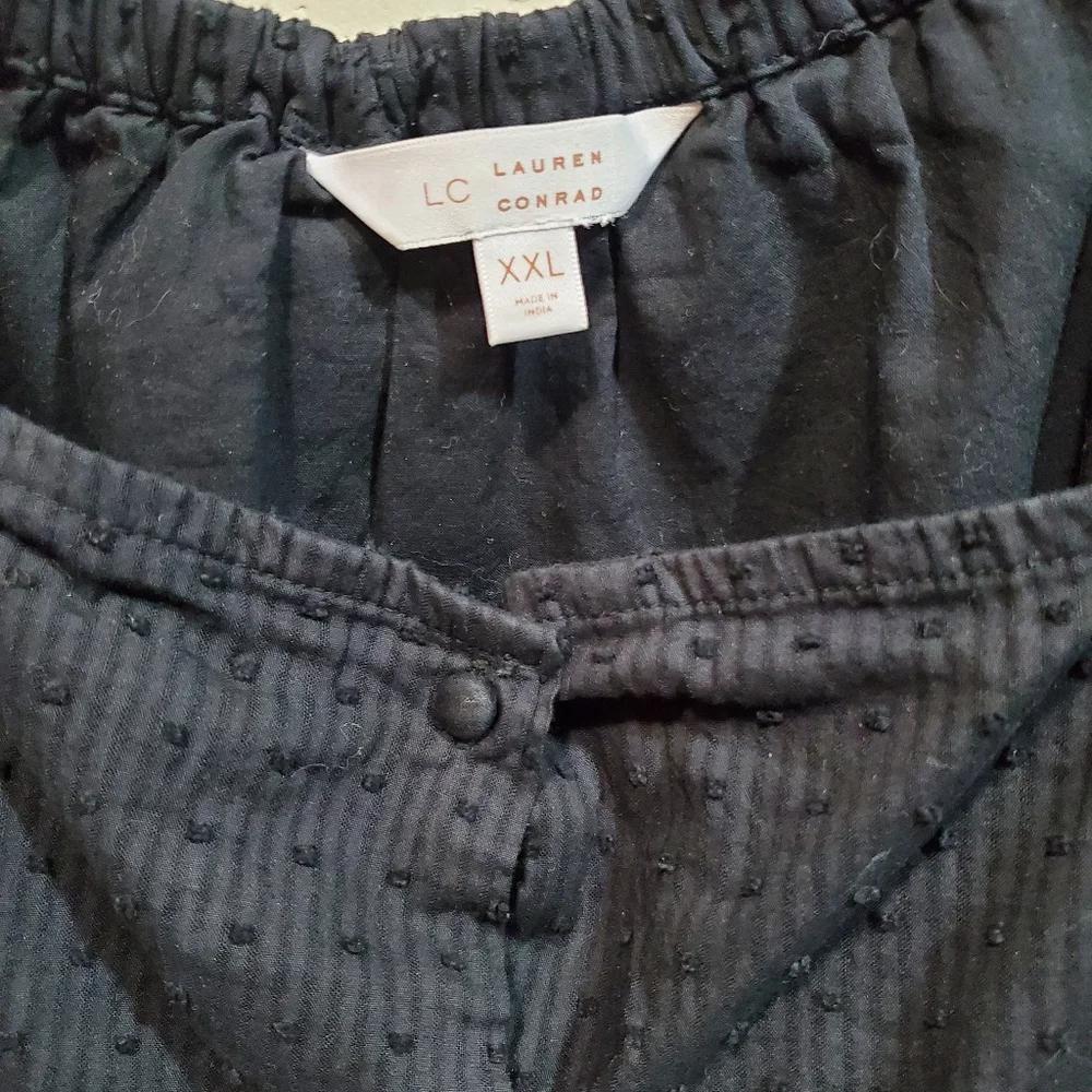 Lauren Conrad black shirt - Picture 4 of 5